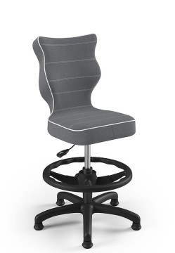 Modern, világosszürke gyermek íróasztali szék ergonomikus háttámlával, állítható magassággal, ideális gyerekszobai gyermekbútor tanuláshoz.
