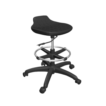 Fekete irodai forgószék világosszürke háttér előtt, állítható magassággal és lábtartóval, ergonomikus szék munkakörnyezethez
