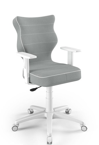 Világosszürke ergonomikus forgószék fehér karfákkal és lábcsillaggal, modern irodai vagy otthoni munkakörnyezetbe ajánlott.