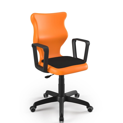 Modern, ergonomikus irodai szék világosszürke lábakkal, narancssárga háttámlával és ülőfelülettel, fekete karfákkal és kényelmes ülőpárnával.