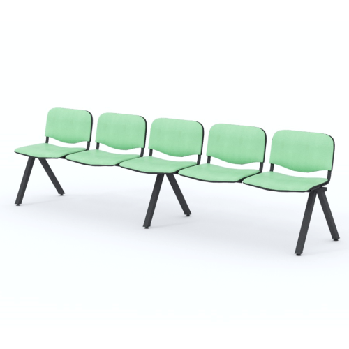 Négyüléses világoszöld várótermi pad fekete fémvázzal, minimalista háttérrel, ideális orvosi vagy közösségi váróterek bútoraként.
